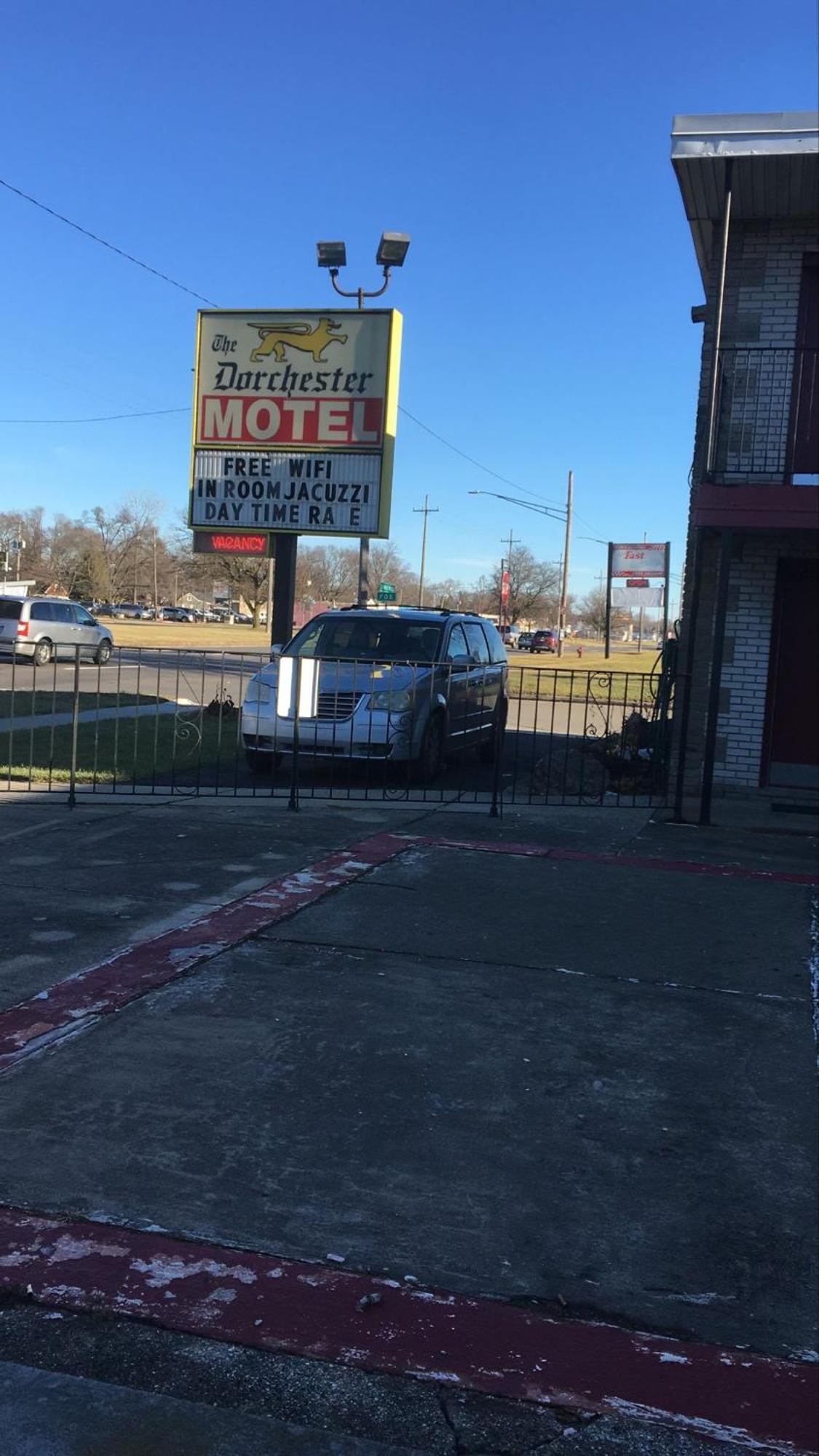 Dorchester Motel ฟาร์มิงตันฮิลส์ ภายนอก รูปภาพ